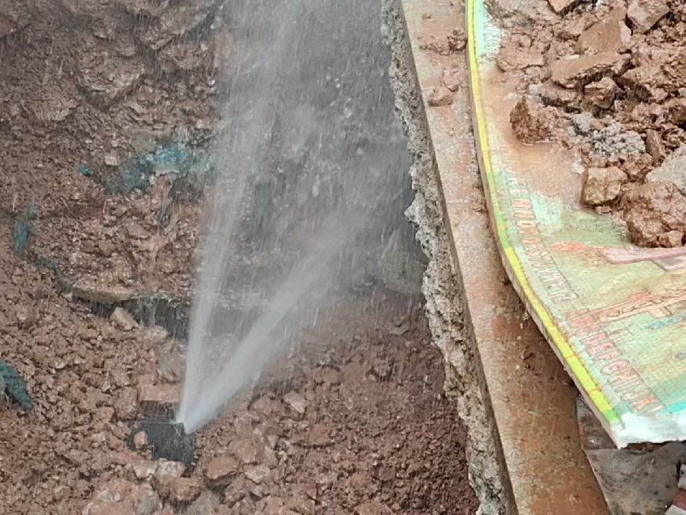 大柴旦行政委员会消防水管漏水检测定点开挖